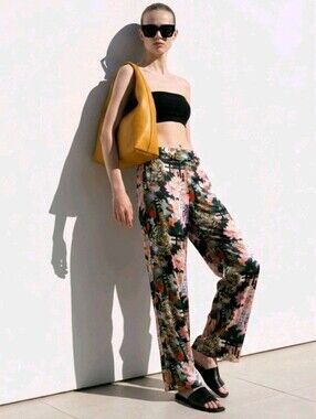 Pretty Little Thing Black Graphic Print Pants Floral Tiger Satin Wide Leg Sz 12